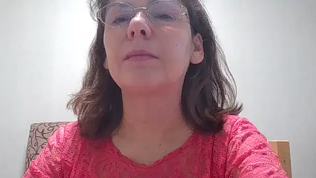 Snapshot of HollyJewel chatting on December 2025 12:24:02 PM HollyJewel online show from December 2025 12:24:02 PM