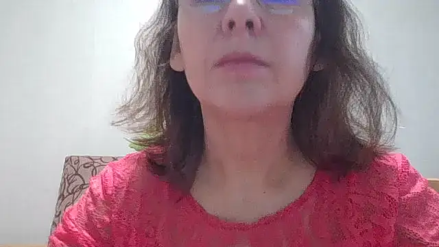 Snapshot of HollyJewel chatting on December 2025 09:40:01 AM HollyJewel online show from December 2025 09:40:01 AM