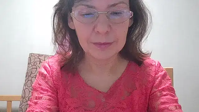 Snapshot of HollyJewel chatting on January 2026 06:33:01 PM HollyJewel online show from January 2026 06:33:01 PM