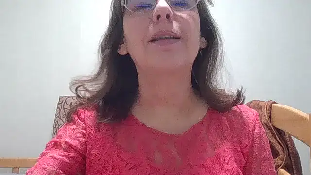 Snapshot of HollyJewel chatting on February 2026 01:41:01 PM HollyJewel online show from February 2026 01:41:01 PM