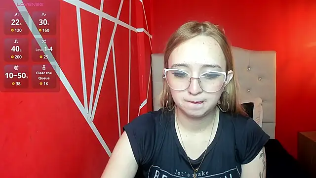 Snapshot of Liaroberts1 chatting on December 2024 12:07:02 PM Liaroberts1 online show from December 2024 12:07:02 PM