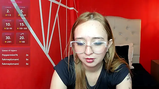Snapshot of Liaroberts1 chatting on December 2024 03:11:02 PM Liaroberts1 online show from December 2024 03:11:02 PM