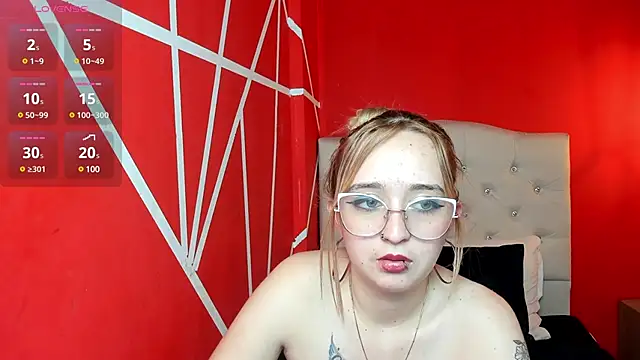 Snapshot of Liaroberts1 chatting on December 2024 06:14:01 PM Liaroberts1 online show from December 2024 06:14:01 PM