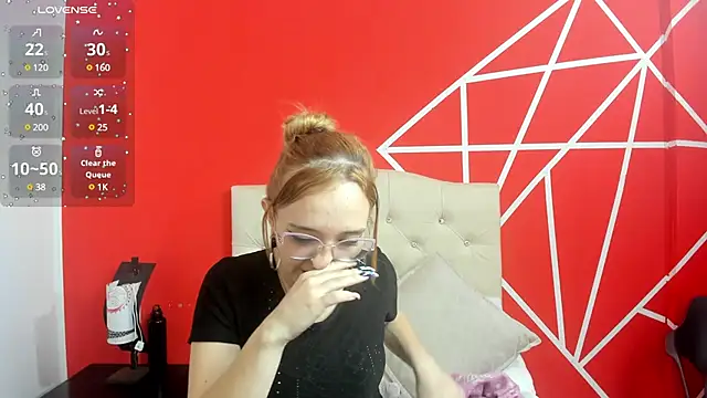 Snapshot of Liaroberts1 chatting on January 2025 12:05:02 PM Liaroberts1 online show from January 2025 12:05:02 PM