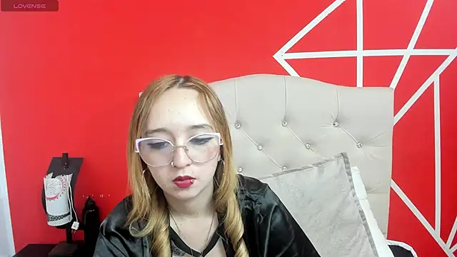Snapshot of Liaroberts1 chatting on January 2025 06:06:02 PM Liaroberts1 online show from January 2025 06:06:02 PM