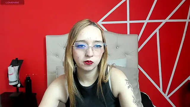 Snapshot of Liaroberts1 chatting on January 2025 12:09:01 PM Liaroberts1 online show from January 2025 12:09:01 PM