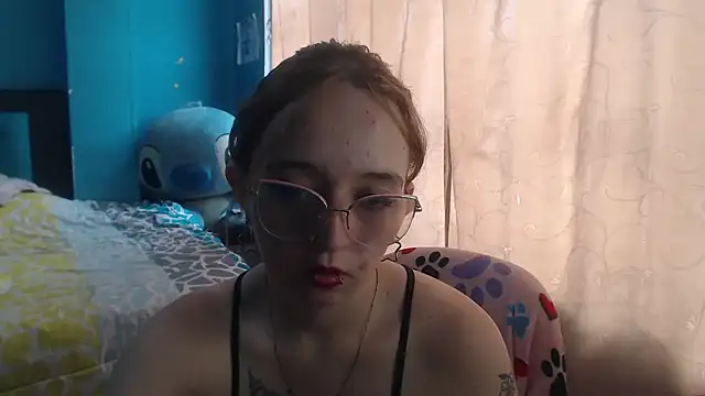 Snapshot of Liaroberts1 chatting on January 2025 06:20:02 PM Liaroberts1 online show from January 2025 06:20:02 PM