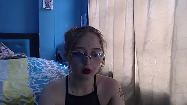 Snapshot of Liaroberts1 chatting on January 2025 03:46:01 PM Liaroberts1 online show from January 2025 03:46:01 PM