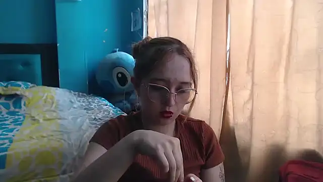 Snapshot of Liaroberts1 chatting on January 2025 06:18:01 PM Liaroberts1 online show from January 2025 06:18:01 PM