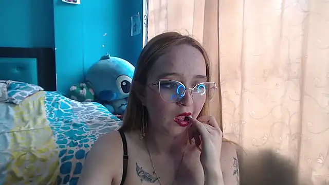 Snapshot of Liaroberts1 chatting on January 2025 06:10:02 PM Liaroberts1 online show from January 2025 06:10:02 PM