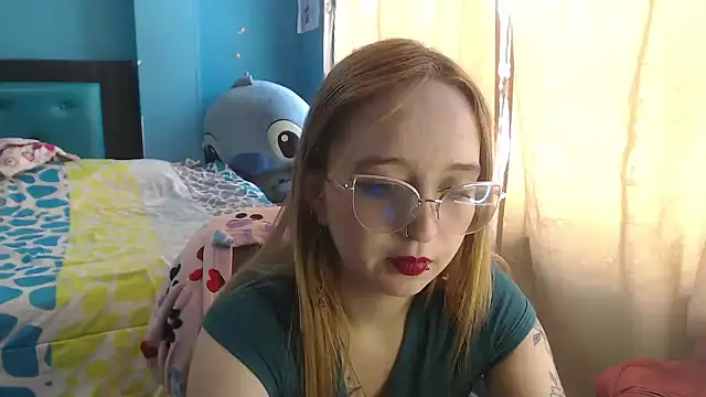 Snapshot of Liaroberts1 chatting on February 2025 03:07:01 PM Liaroberts1 online show from February 2025 03:07:01 PM