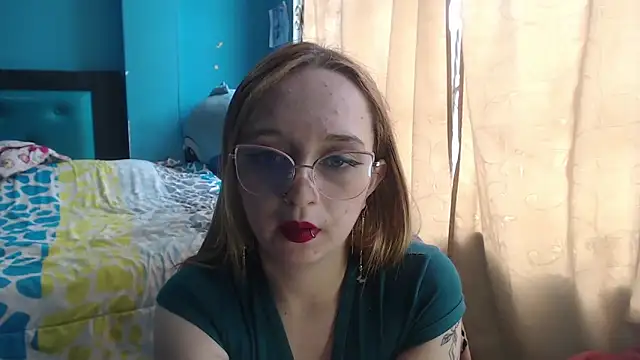 Snapshot of Liaroberts1 chatting on February 2025 06:08:02 PM Liaroberts1 online show from February 2025 06:08:02 PM