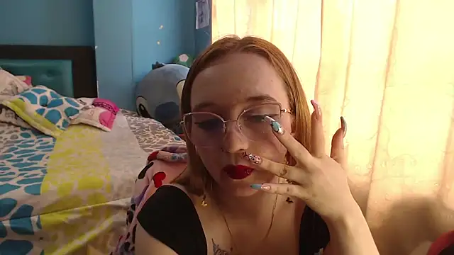 Snapshot of Liaroberts1 chatting on February 2025 03:10:02 PM Liaroberts1 online show from February 2025 03:10:02 PM