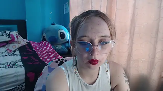 Snapshot of Liaroberts1 chatting on February 2025 12:18:02 PM Liaroberts1 online show from February 2025 12:18:02 PM