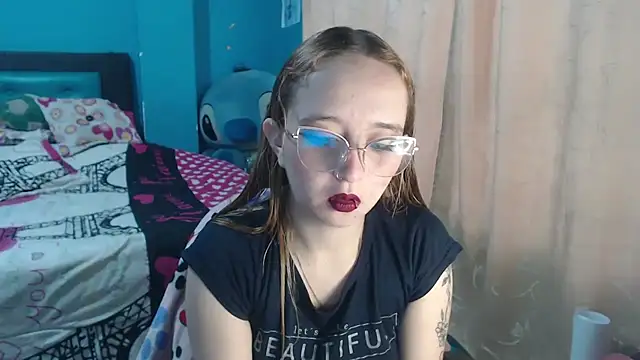 Snapshot of Liaroberts1 chatting on February 2025 12:12:01 PM Liaroberts1 online show from February 2025 12:12:01 PM