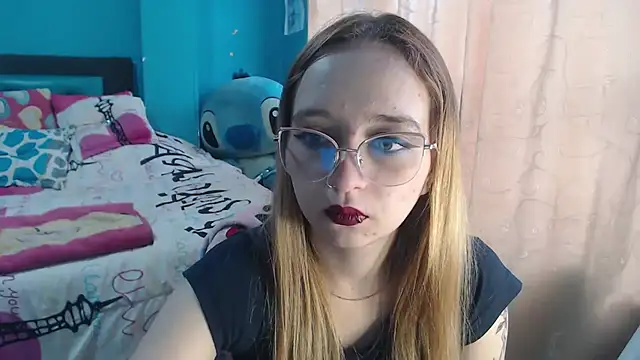 Snapshot of Liaroberts1 chatting on February 2025 12:03:02 PM Liaroberts1 online show from February 2025 12:03:02 PM