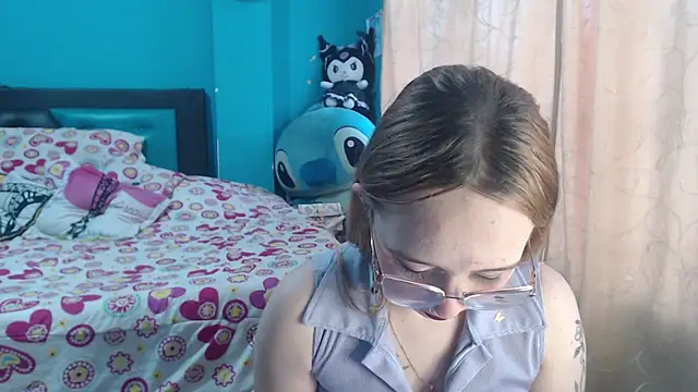 Snapshot of Liaroberts1 chatting on February 2025 11:58:01 AM Liaroberts1 online show from February 2025 11:58:01 AM