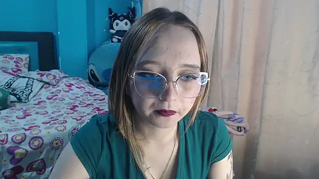 Snapshot of Liaroberts1 chatting on March 2025 11:51:01 AM Liaroberts1 online show from March 2025 11:51:01 AM