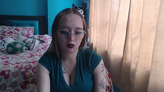 Snapshot of Liaroberts1 chatting on March 2025 02:53:02 PM Liaroberts1 online show from March 2025 02:53:02 PM