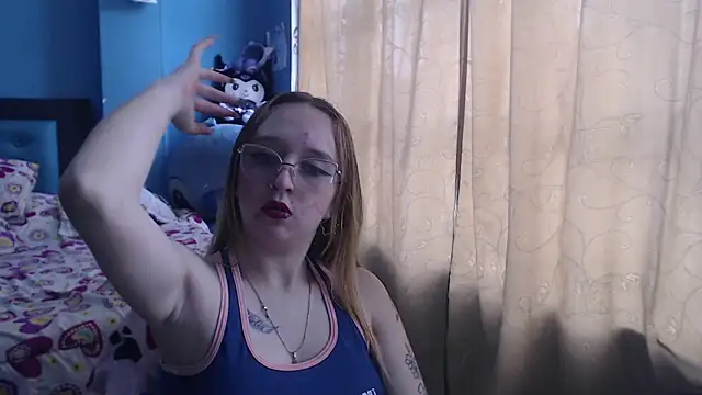 Snapshot of Liaroberts1 chatting on March 2025 03:13:02 PM Liaroberts1 online show from March 2025 03:13:02 PM