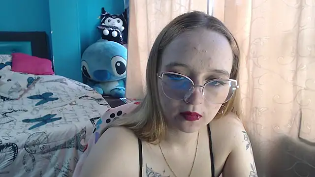 Snapshot of Liaroberts1 chatting on March 2025 11:55:02 AM Liaroberts1 online show from March 2025 11:55:02 AM
