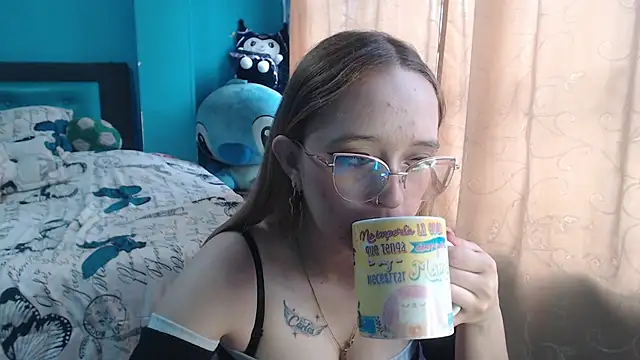 Snapshot of Liaroberts1 chatting on March 2025 12:04:02 PM Liaroberts1 online show from March 2025 12:04:02 PM