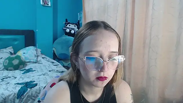 Snapshot of Liaroberts1 chatting on March 2025 11:51:02 AM Liaroberts1 online show from March 2025 11:51:02 AM