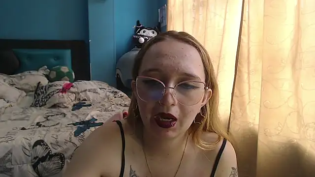 Snapshot of Liaroberts1 chatting on March 2025 03:14:02 PM Liaroberts1 online show from March 2025 03:14:02 PM