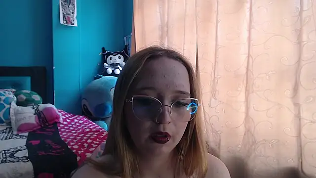 Snapshot of Liaroberts1 chatting on March 2025 03:02:02 PM Liaroberts1 online show from March 2025 03:02:02 PM
