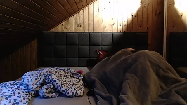 BoeseMoni1998 online show from February 2025 11:49:01 AM