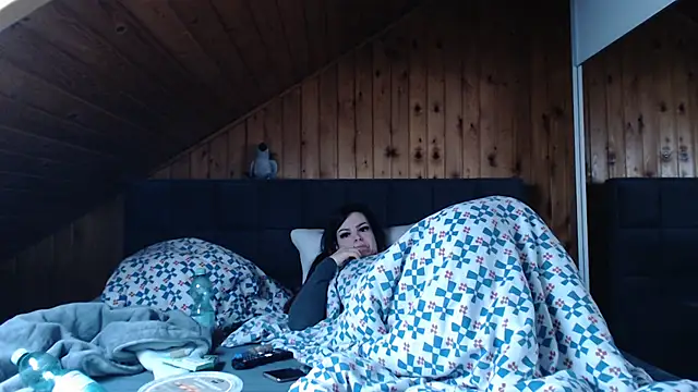 BoeseMoni1998 online show from October 2025 10:56:01 AM