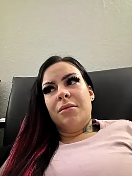 Snapshot of BoeseMoni1998 chatting on November 2025 07:46:02 PM BoeseMoni1998 online show from November 2025 07:46:02 PM