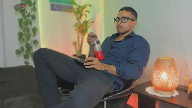Snapshot of LincomAmith chatting on February 2025 04:50:01 AM LincomAmith online show from February 2025 04:50:01 AM