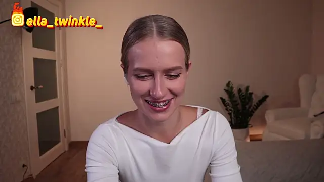 ella twinkl online show from September 2025 07:07:02 PM