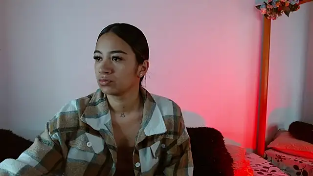 Snapshot of Jules_n_Gia chatting on December 2024 11:59:01 AM Jules n Gia online show from December 2024 11:59:01 AM