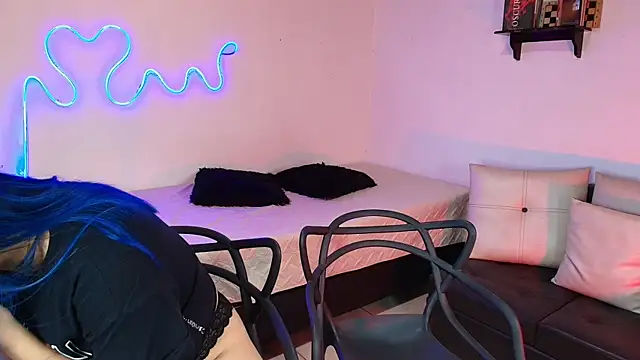 Snapshot of Jules_n_Gia chatting on March 2025 09:27:02 PM Jules n Gia online show from March 2025 09:27:02 PM