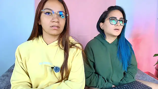 Snapshot of Jules_n_Gia chatting on September 2025 10:26:01 PM Jules n Gia online show from September 2025 10:26:01 PM