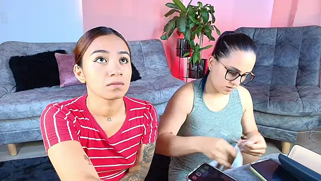 Snapshot of Jules_n_Gia chatting on October 2025 02:40:02 PM Jules n Gia online show from October 2025 02:40:02 PM