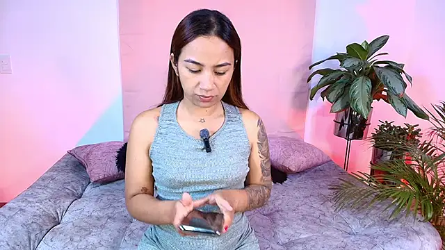 Jules n Gia online show from November 2025 05:06:01 PM