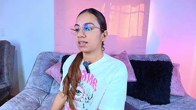 Jules n Gia online show from November 2025 07:46:02 PM