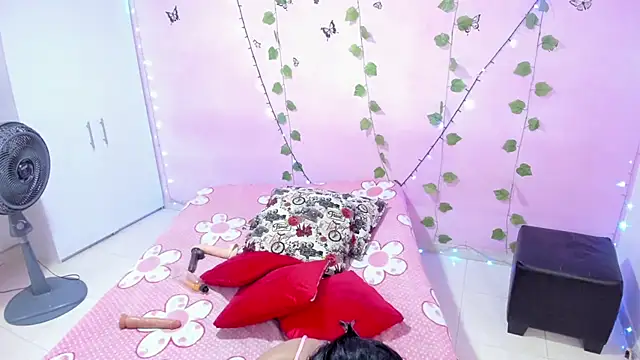 ambersmitx online show from December 2024 02:22:02 PM