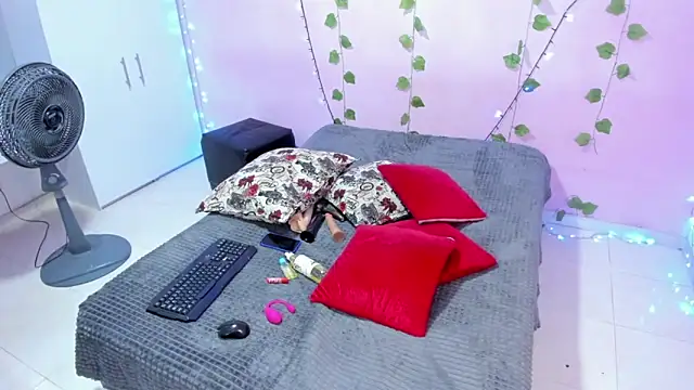 ambersmitx online show from February 2025 02:45:02 PM