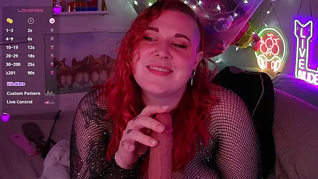 Snapshot of opalreigning chatting on February 2026 10:03:02 AM opalreigning online show from February 2026 10:03:02 AM