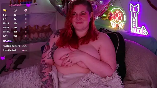 Snapshot of opalreigning chatting on February 2026 09:07:02 AM opalreigning online show from February 2026 09:07:02 AM