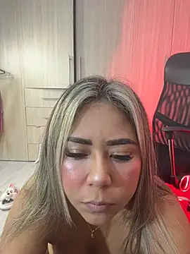 Snapshot of AriannaTorres chatting on November 2025 11:01:02 AM AriannaTorres online show from November 2025 11:01:02 AM