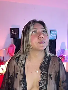 Snapshot of AriannaTorres chatting on April 2026 05:35:02 PM AriannaTorres online show from April 2026 05:35:02 PM