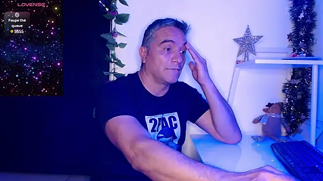 Snapshot of golden_punisher chatting on December 2024 05:23:01 AM golden punisher online show from December 2024 05:23:01 AM