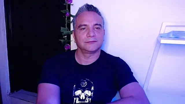 Snapshot of golden_punisher chatting on January 2025 05:34:01 AM golden punisher online show from January 2025 05:34:01 AM