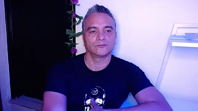 Snapshot of golden_punisher chatting on January 2025 08:34:02 AM golden punisher online show from January 2025 08:34:02 AM