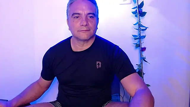 Snapshot of golden_punisher chatting on March 2025 04:19:01 AM golden punisher online show from March 2025 04:19:01 AM